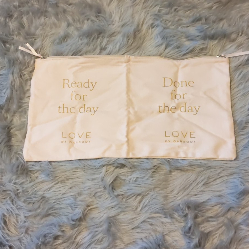 NWOT GapBody Travel Clothing Bag